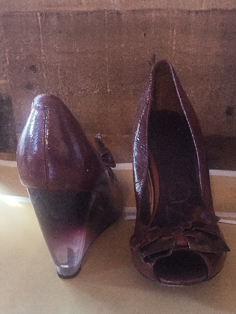 Brown Peep-Toe Wedge Pumps with Bow